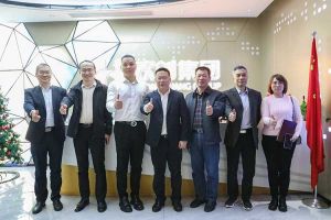 广州市与番禺区人力资源和社会保障局领导莅临江南（中国）集团调研指导